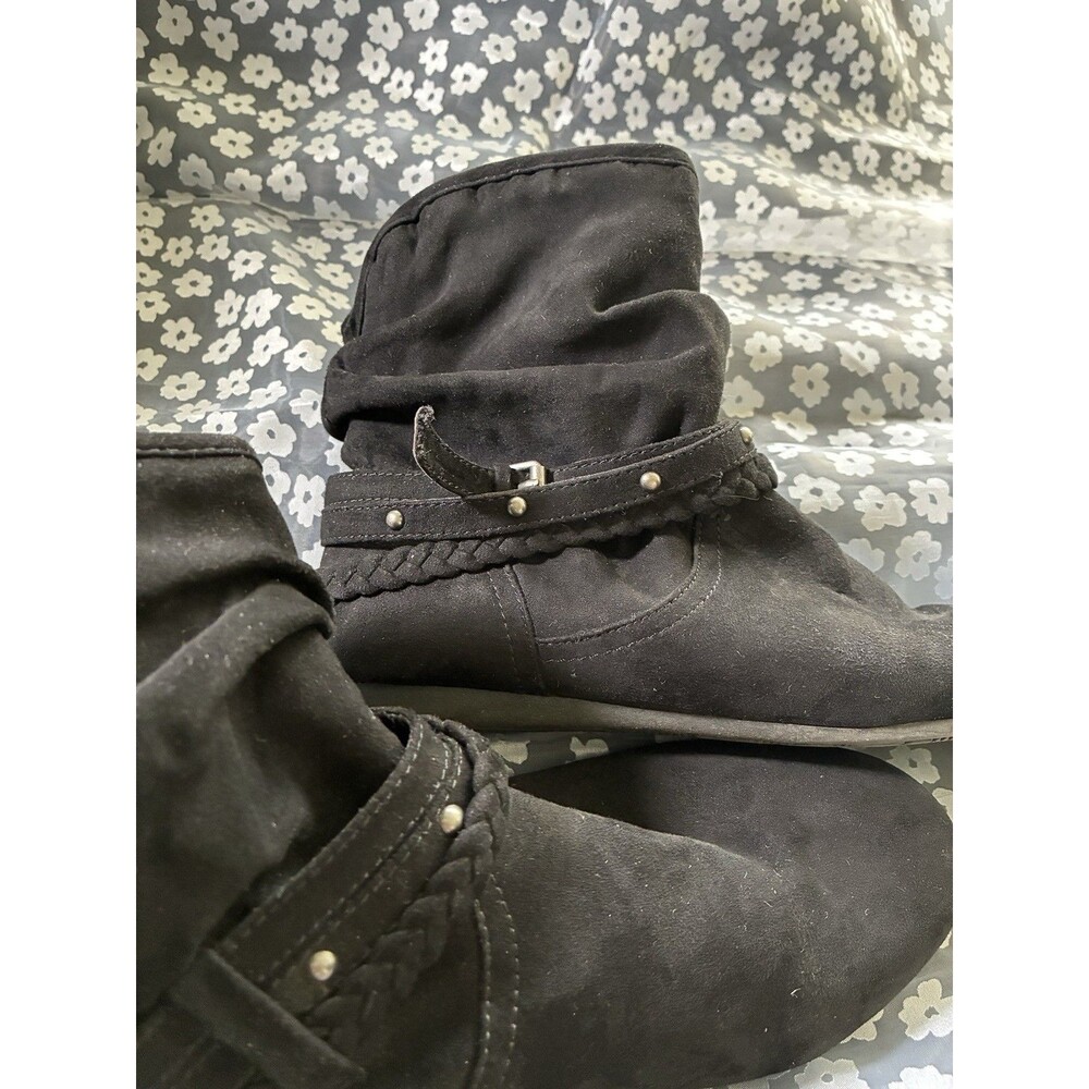 Report Black Slouchy Ankle Boots Faux Suede Braided Buckle Studs Booties Size 7 - Picture 16 of 16